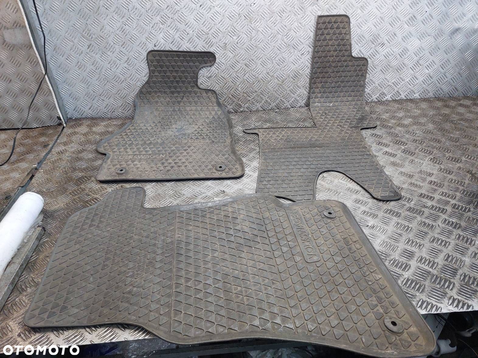 DYWANIKI KOMPLET ORYGINAŁ VOLKSWAGEN LT 46 2D1061501A - 1