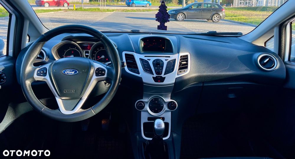Ford Fiesta - 22