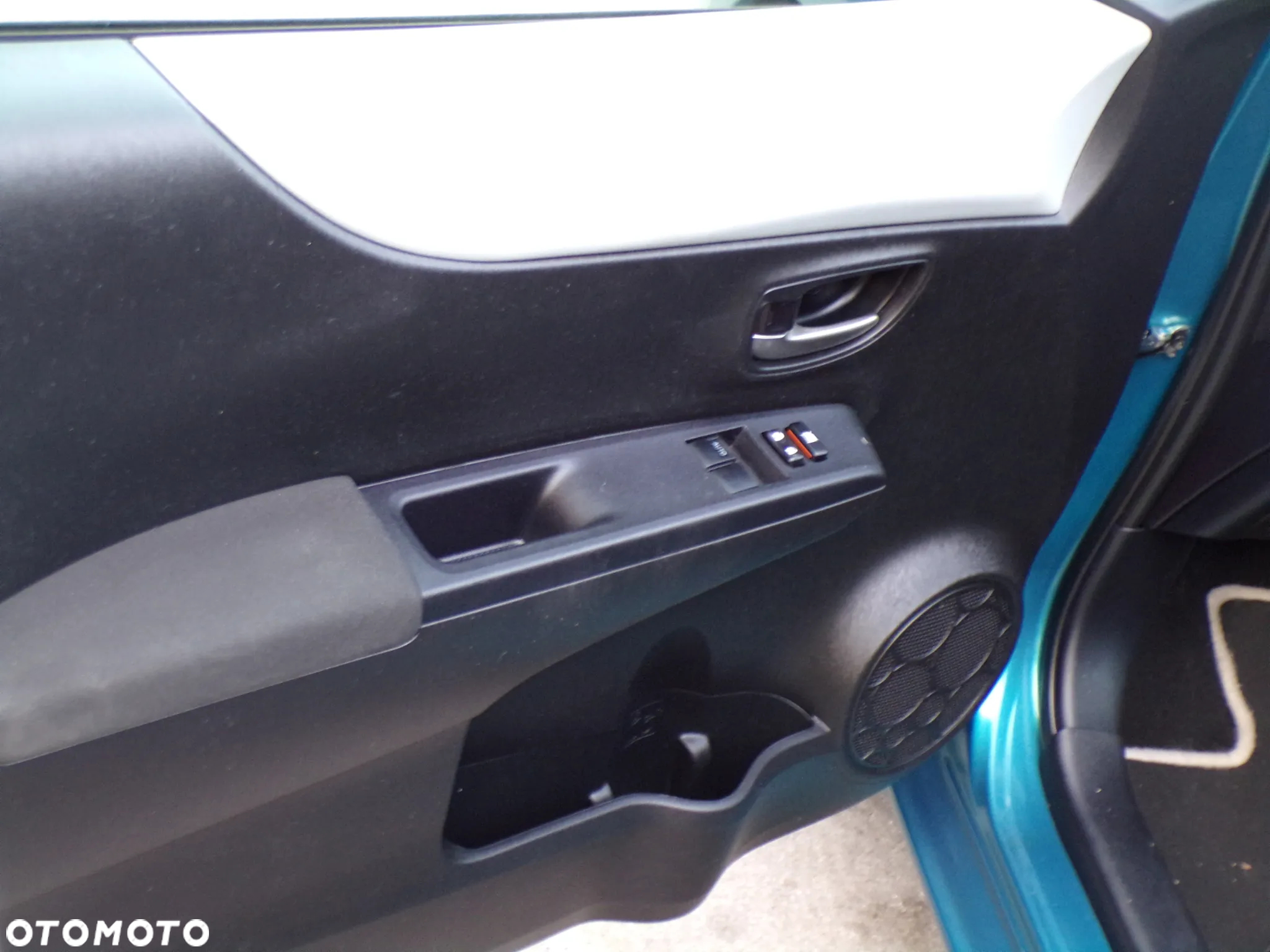 Toyota Yaris Hybrid 1.5 VVT-i Edition 2014 - 15
