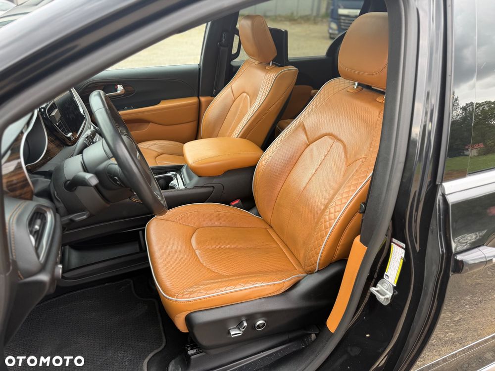 Chrysler Pacifica - 14