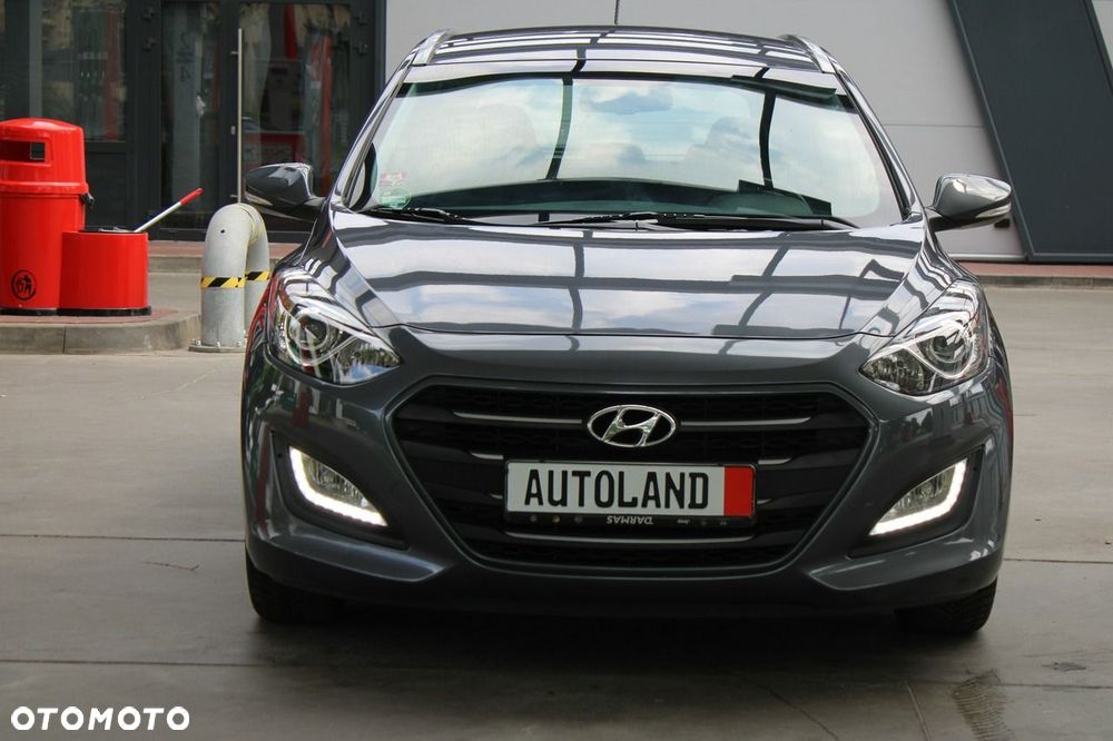Hyundai i30 blue Kombi 1.4 YES Gold - 3