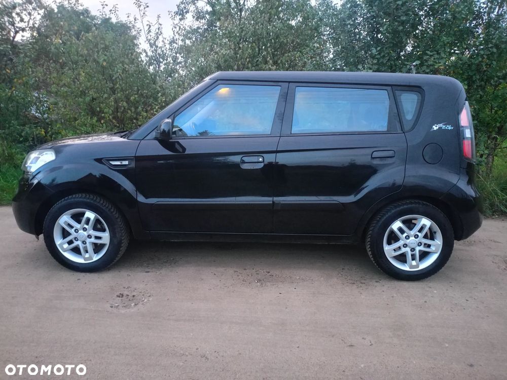 Kia Soul 1.6 L - 6