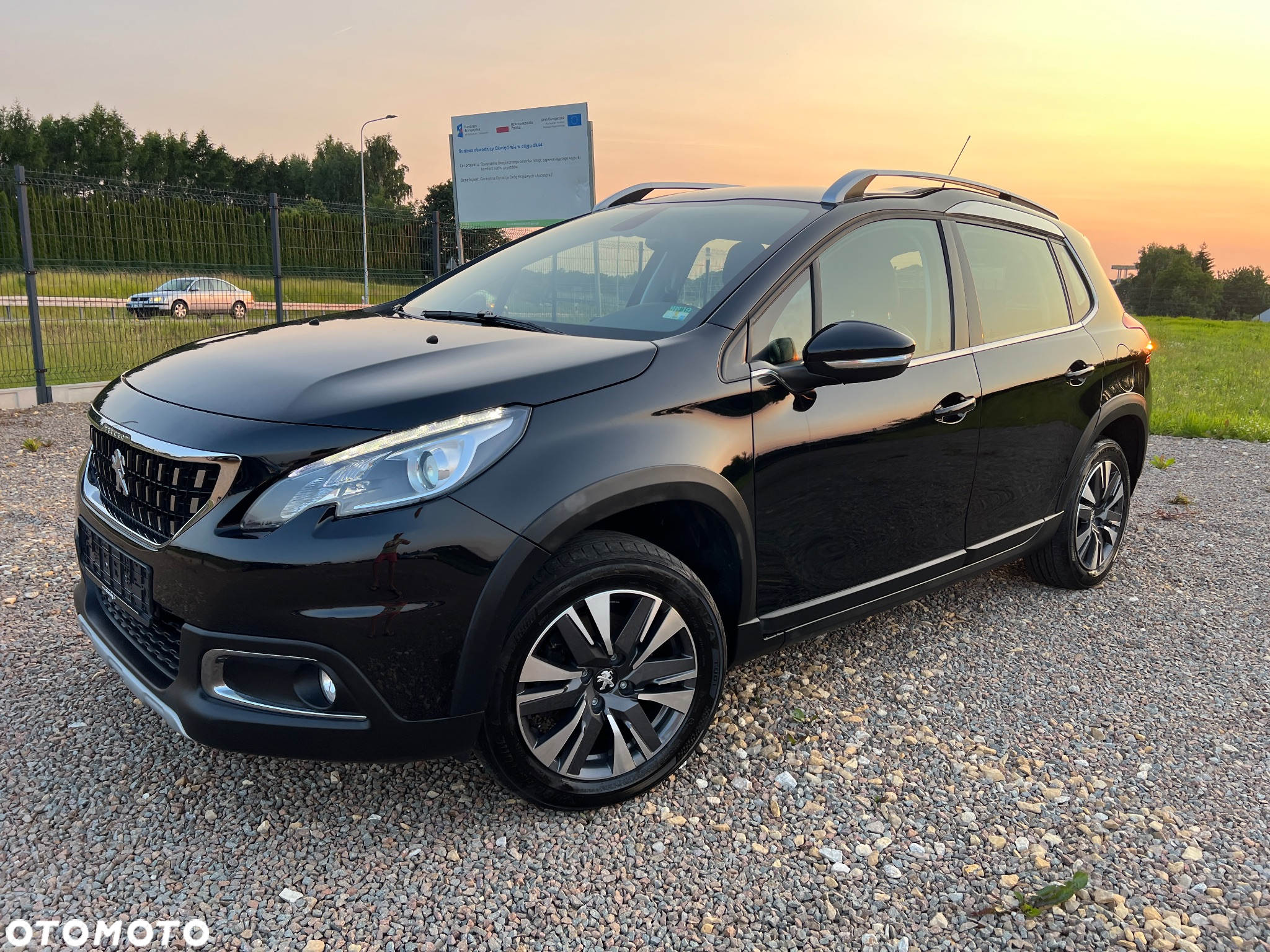 Peugeot 2008 1.2 Pure Tech Allure S&S - 5