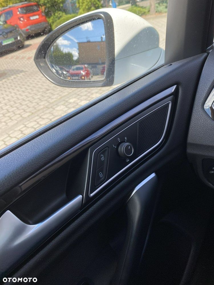 Volkswagen Golf Sportsvan 1.4 TSI (BlueMotion Technology) Highline - 26