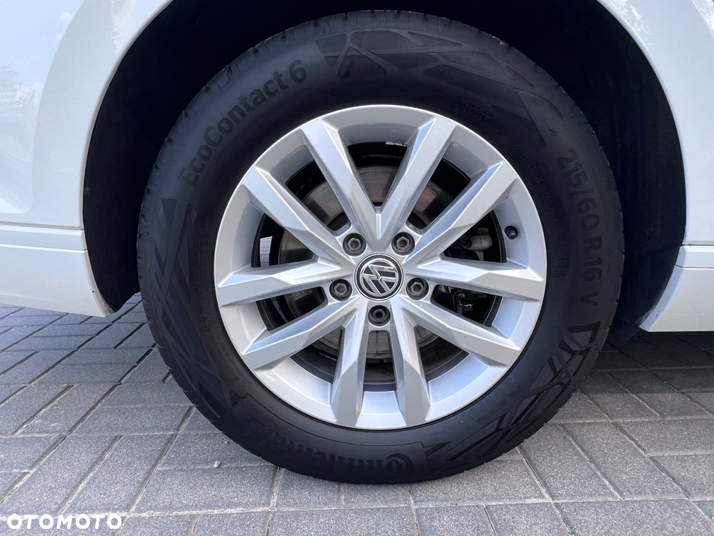 Volkswagen Passat - 33