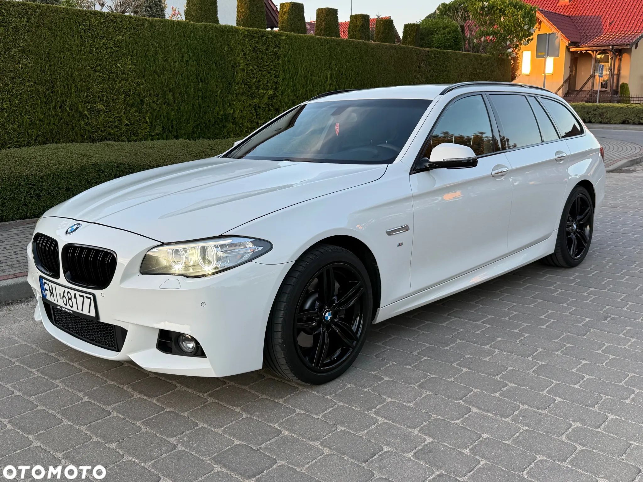 BMW Seria 5 530d xDrive Touring Sport-Aut - 1