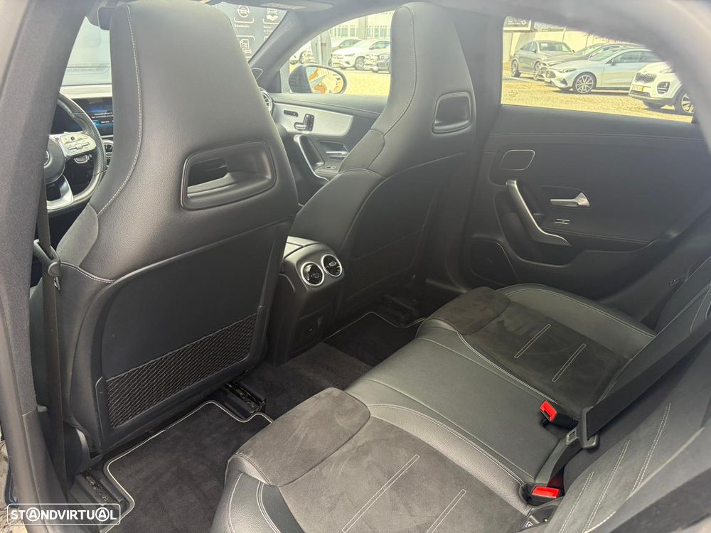 Mercedes-Benz CLA 250 e Shooting Brake AMG Line - 13