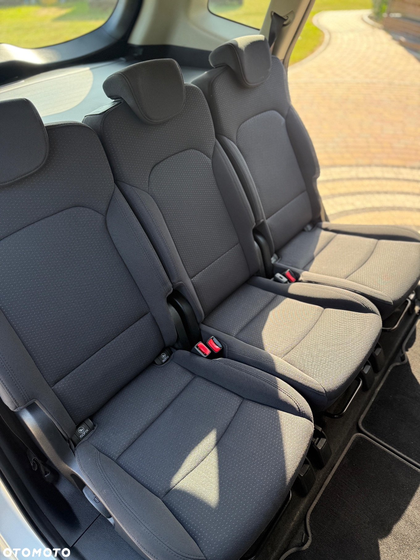 Kia Carens - 22