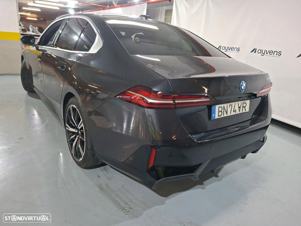 BMW 530 e - 3