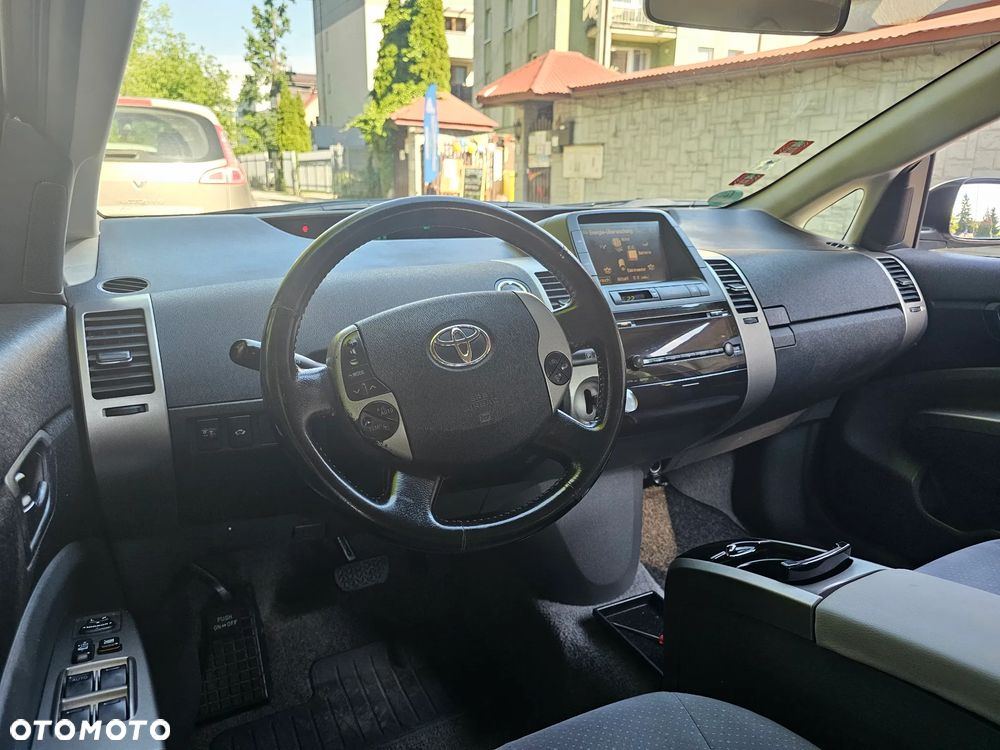 Toyota Prius - 16