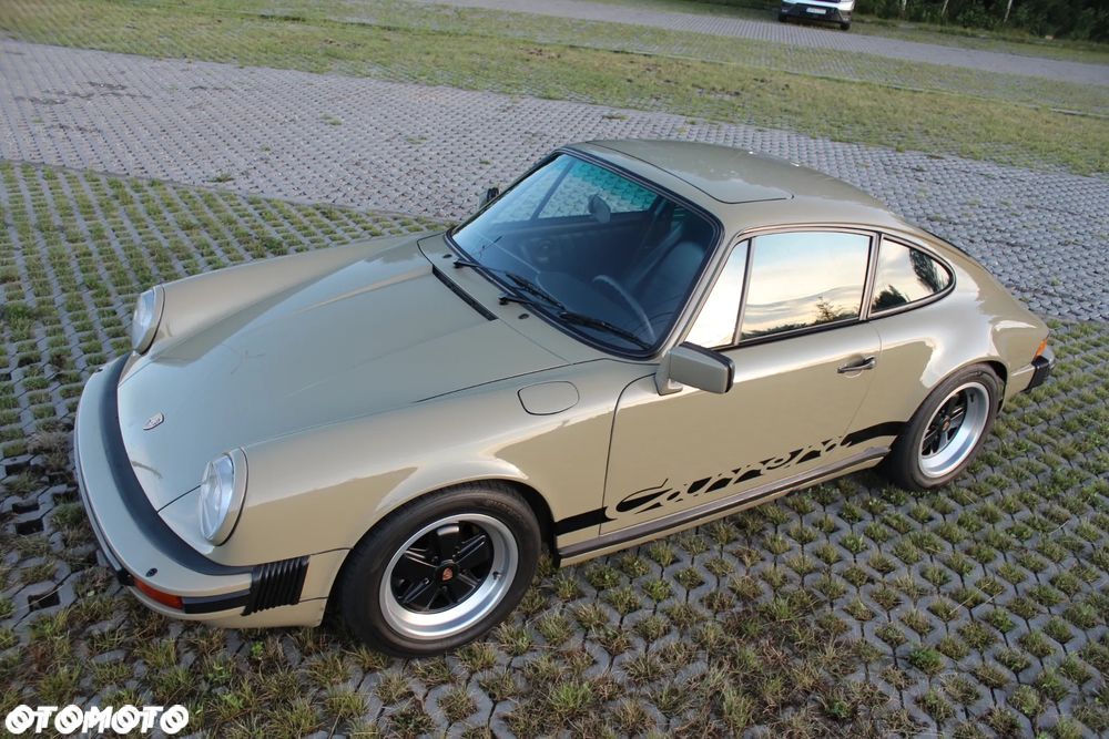 Porsche 911 Carrera 2 - 3