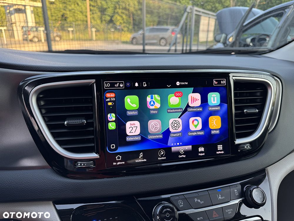 Chrysler Pacifica - 25