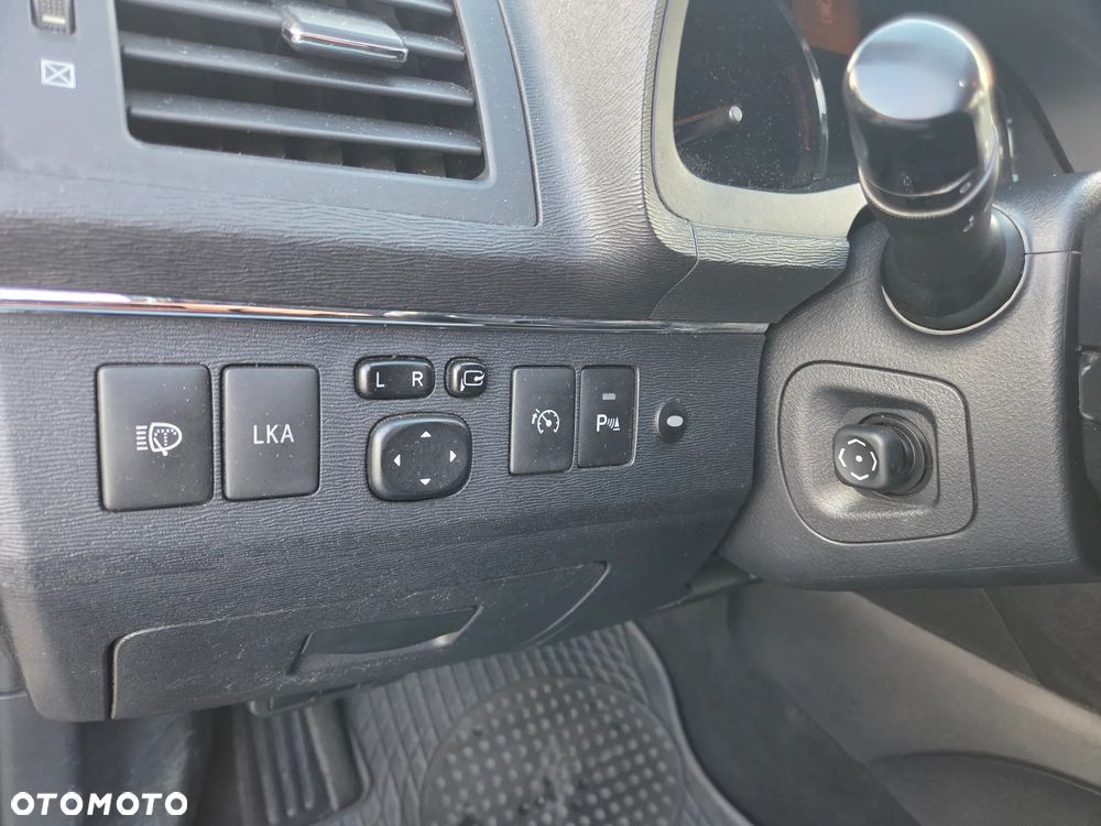 Toyota Avensis 2.2 D-4D Platinium - 18