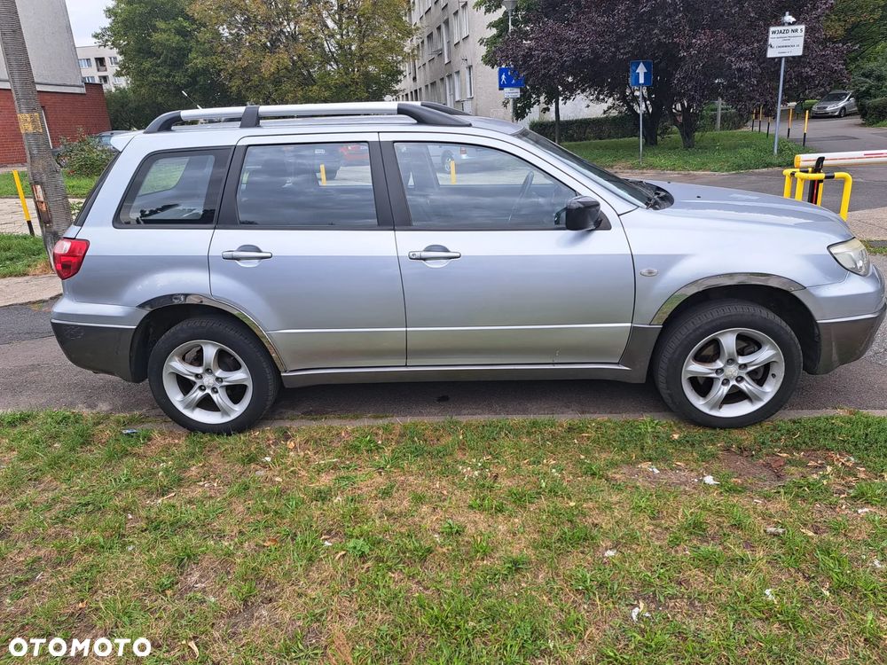Mitsubishi Outlander 2.0 Invite