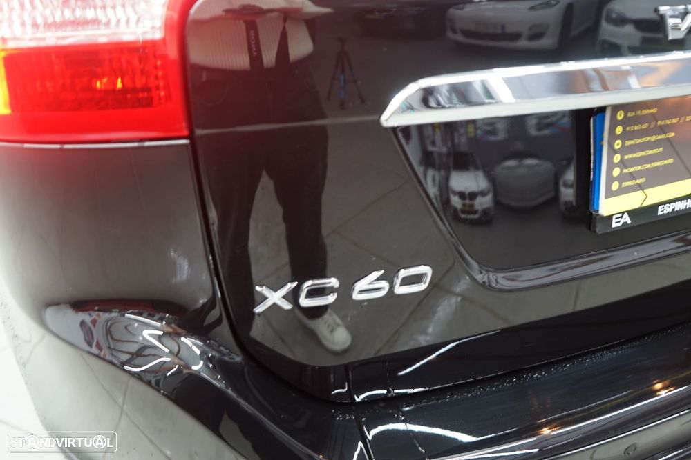 Volvo XC 60 2.0 D3 Momentum Geartronic - 16