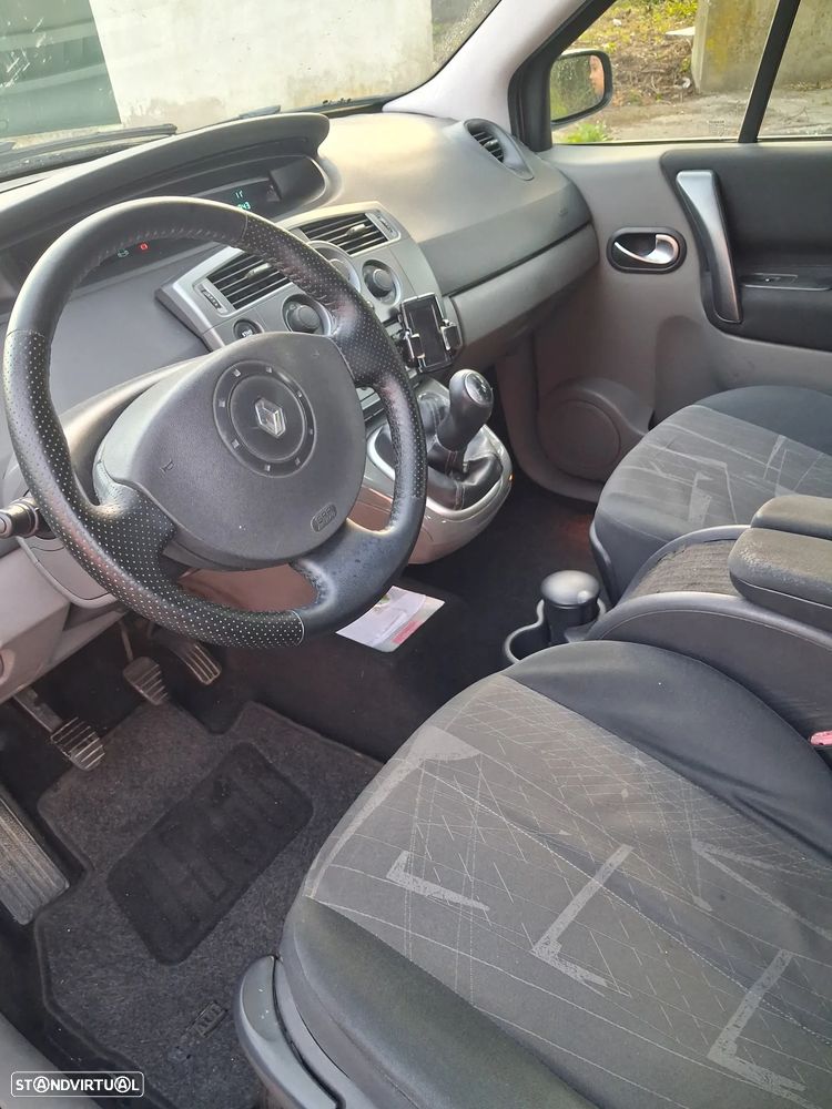 Renault Scénic 1.5 dCi Confort - 4