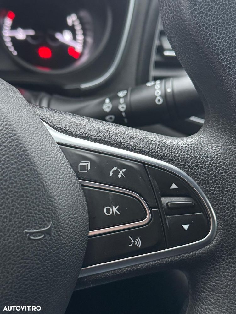 Renault Megane TCe 116 GPF Life - 15