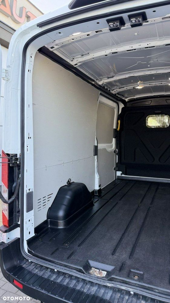 Ford Transit - 13