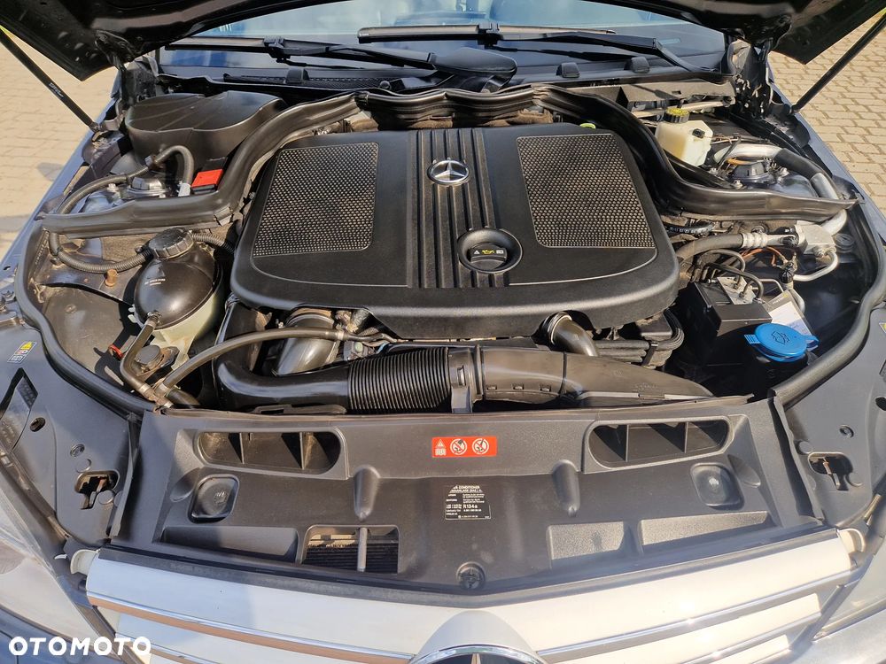 Mercedes-Benz Klasa C 250 CDI 4Matic 7G-TRONIC Avantgarde Edition - 20