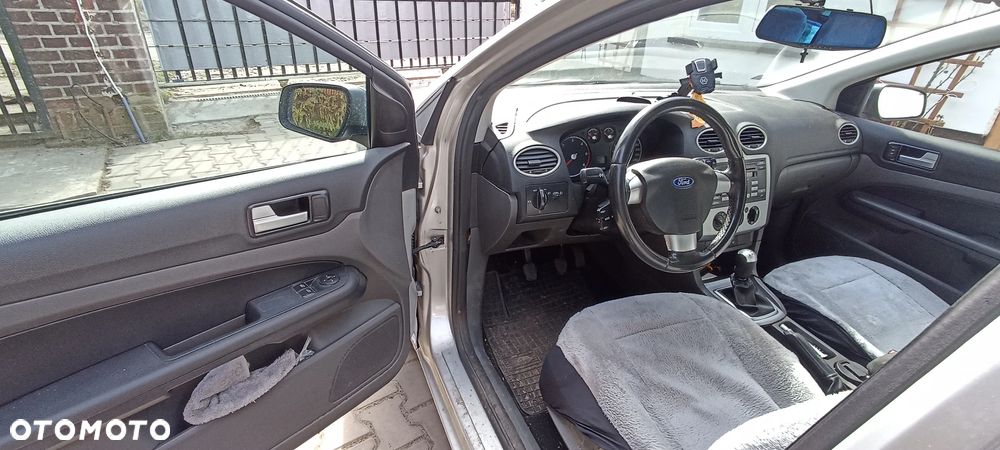 Ford Focus 1.6 TDCi DPF Ambiente - 17