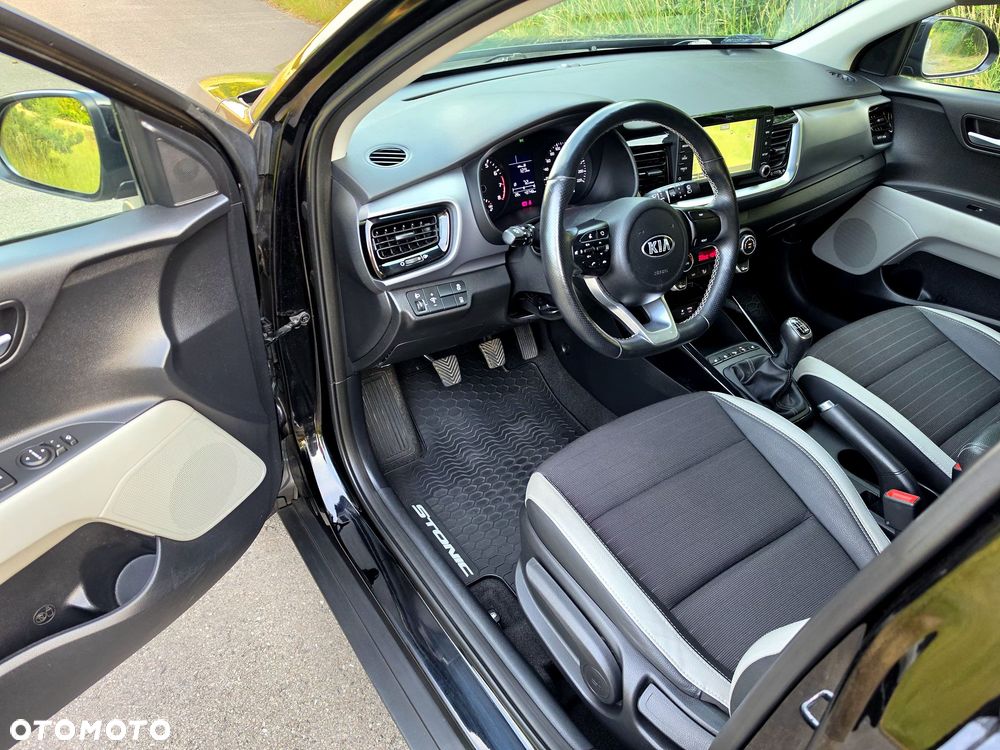 Kia Stonic 1.4 L - 14