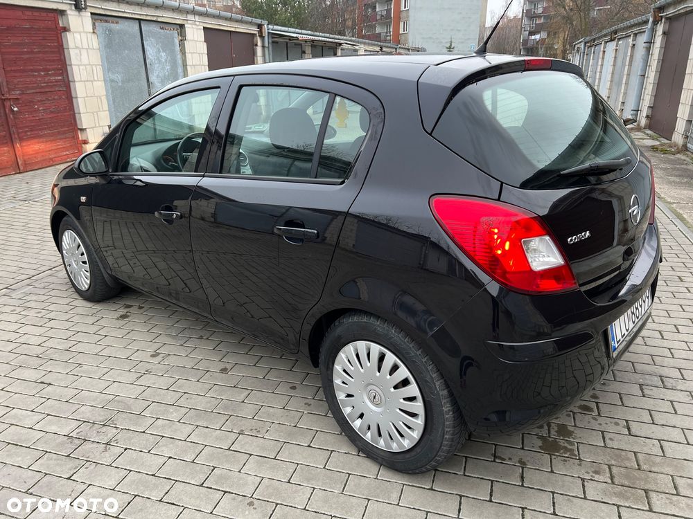 Opel Corsa 1.2 16V - 11