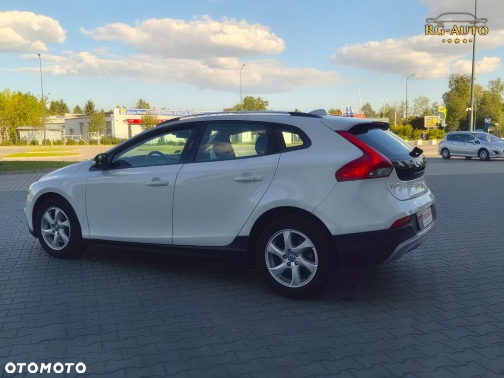 Volvo V40 Cross Country - 9