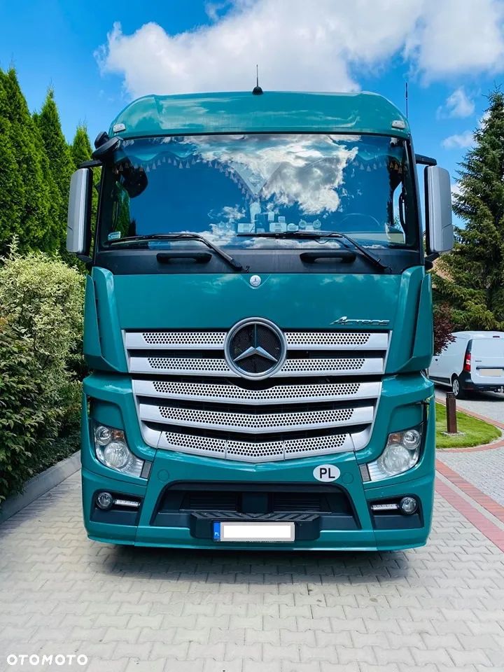 Mercedes-Benz Actros - 4