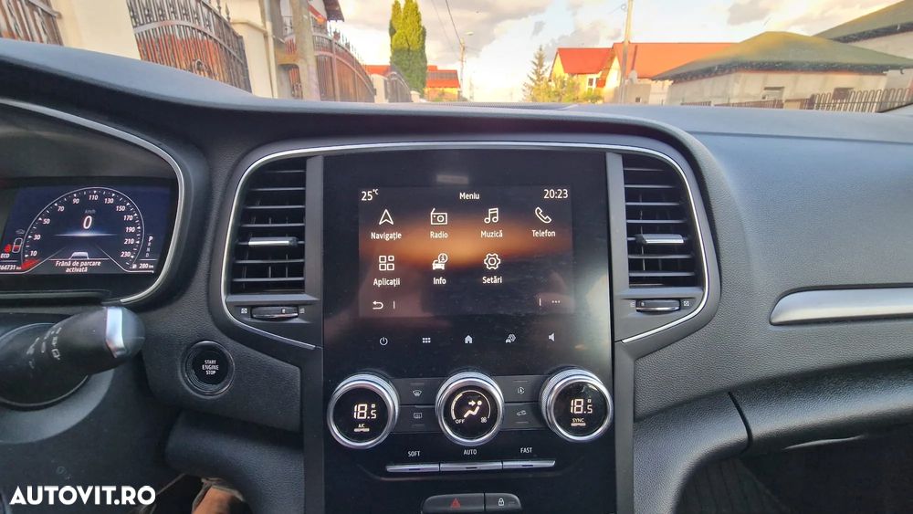 Renault Megane Blue dCi 116 EDC Intens - 11