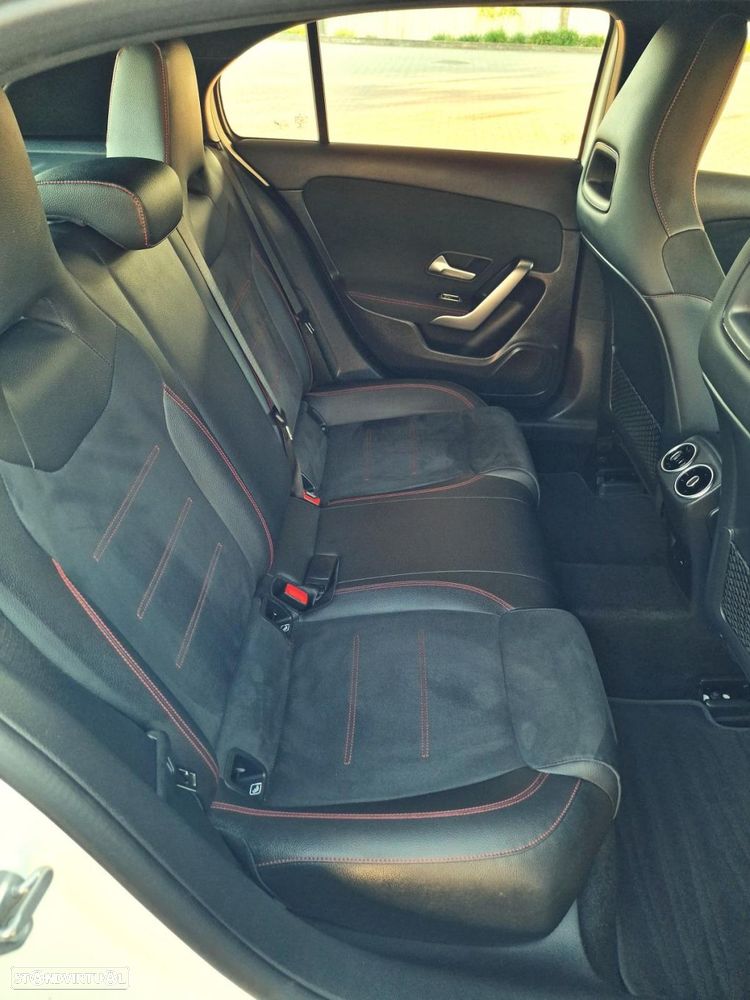 Mercedes-Benz A 180 d AMG Line Aut. — fotografia 23