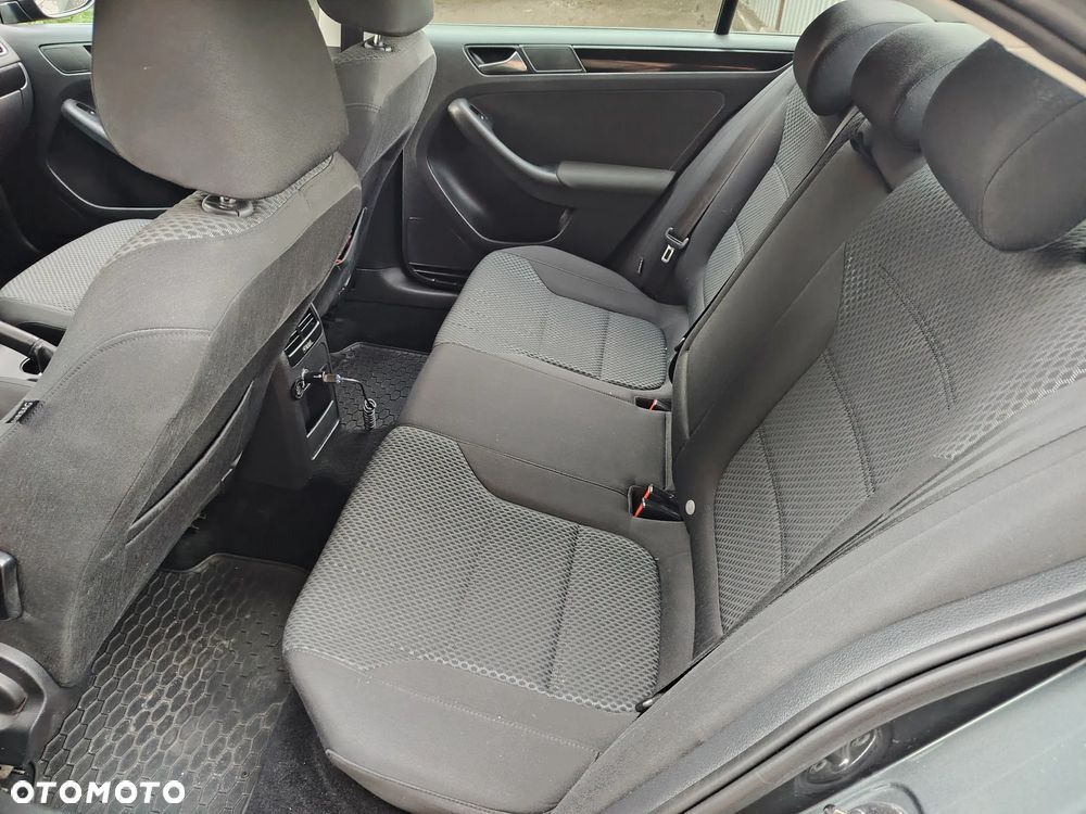 Volkswagen Jetta 1.6 TDI Blue Motion Technology Life - 6