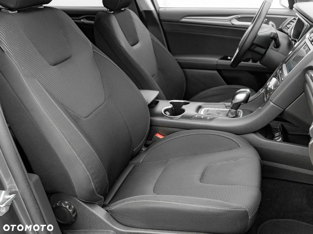 Ford Mondeo - 32