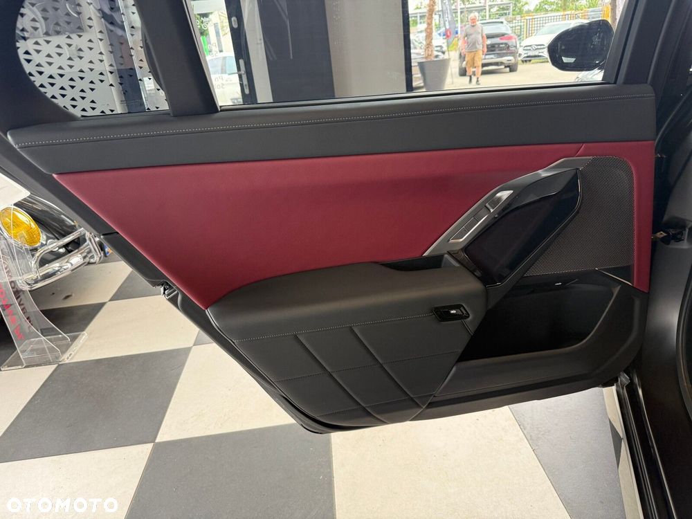 BMW Seria 7 - 11