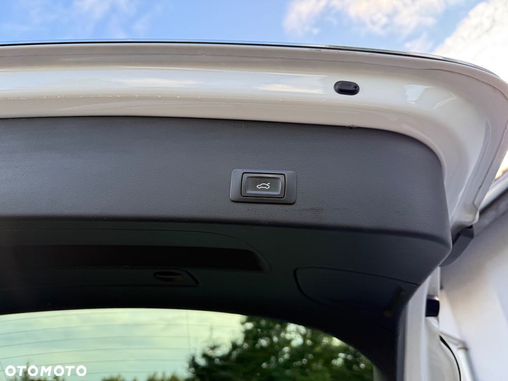 Audi A6 Avant 2.0 TDI Ultra DPF S tronic - 22