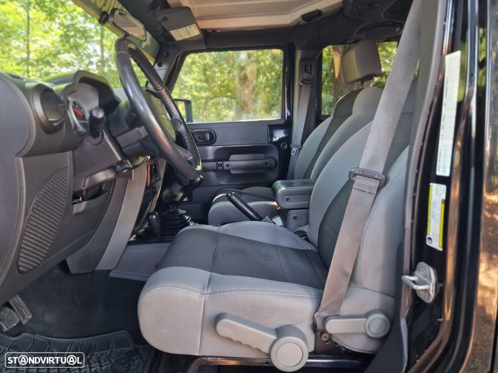 Jeep Wrangler - 25