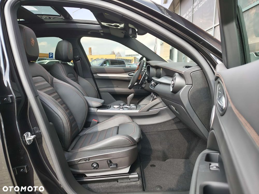 Alfa Romeo Stelvio 2.0 Turbo Intensa Q4 - 13
