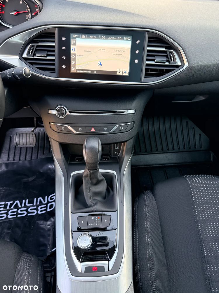 Peugeot 308 2016