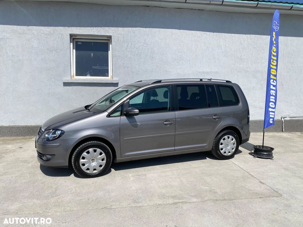 Volkswagen Touran - 11