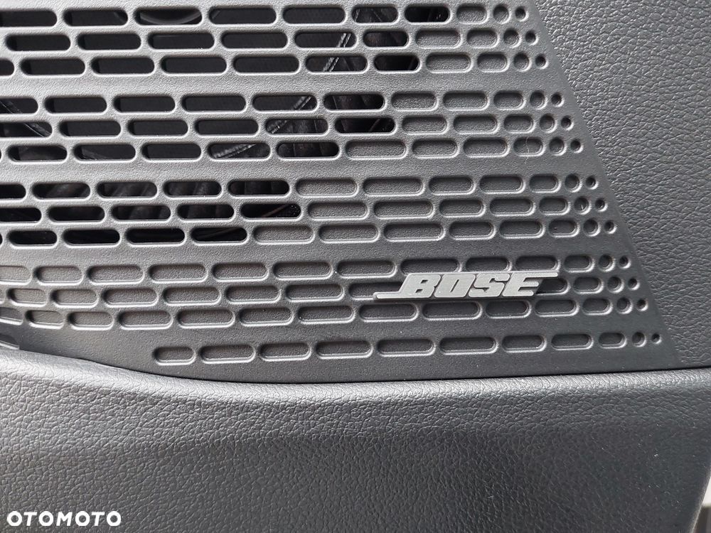 Hyundai Staria 1.6 T-GDI HEV Luxury - 17