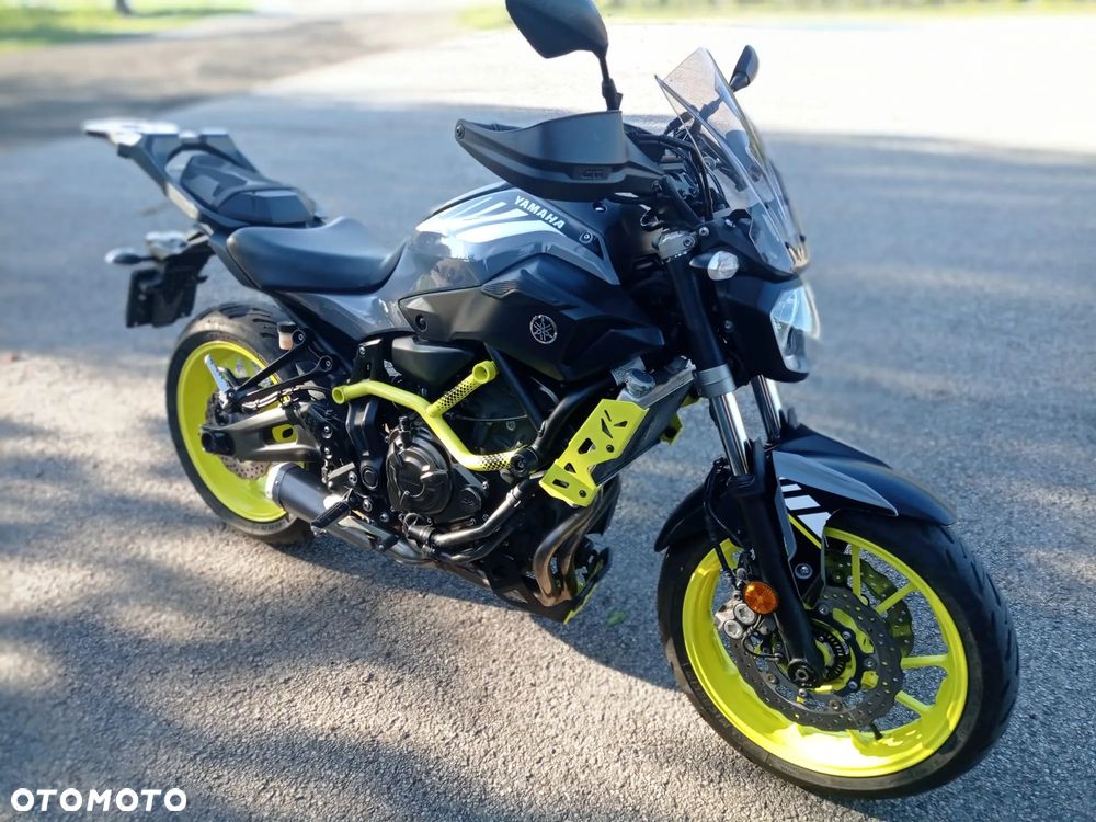 Yamaha MT - 17