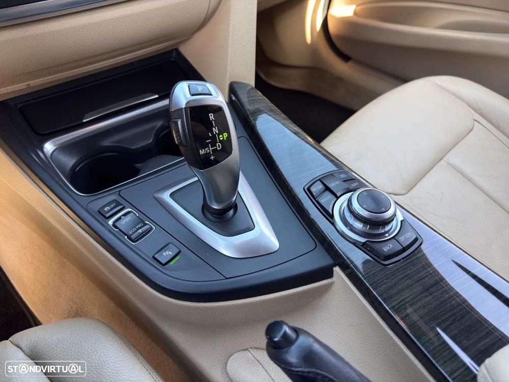 BMW 318 d Auto Line Luxury - 11