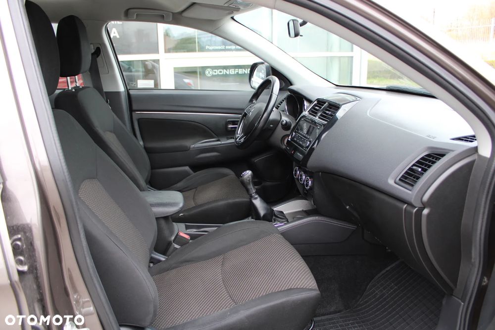 Mitsubishi ASX 1.6 Inform - 14