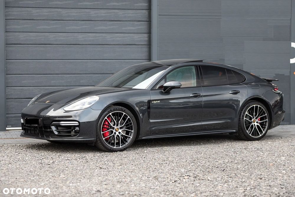 Porsche Panamera - 1