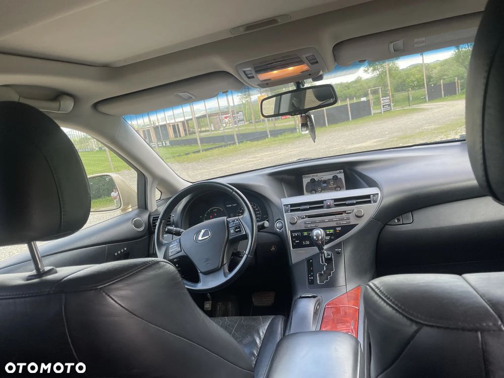 Lexus RX - 9