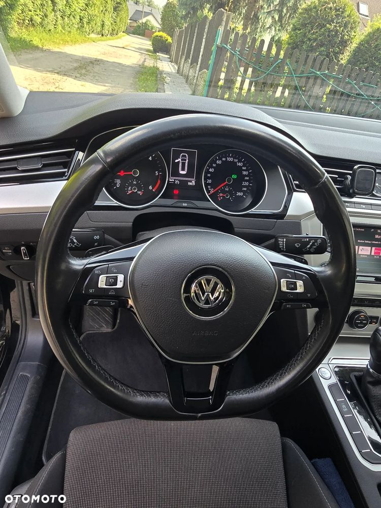 Volkswagen Passat - 7