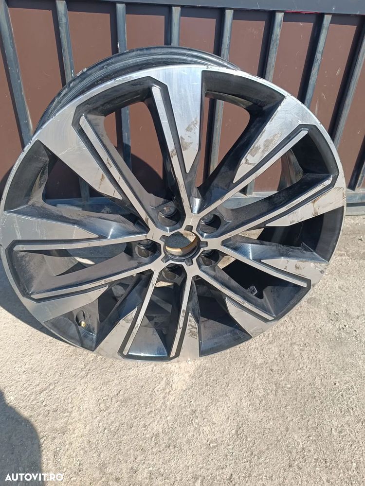 JANTA  ALIAJ R19 Renault Austral - 4