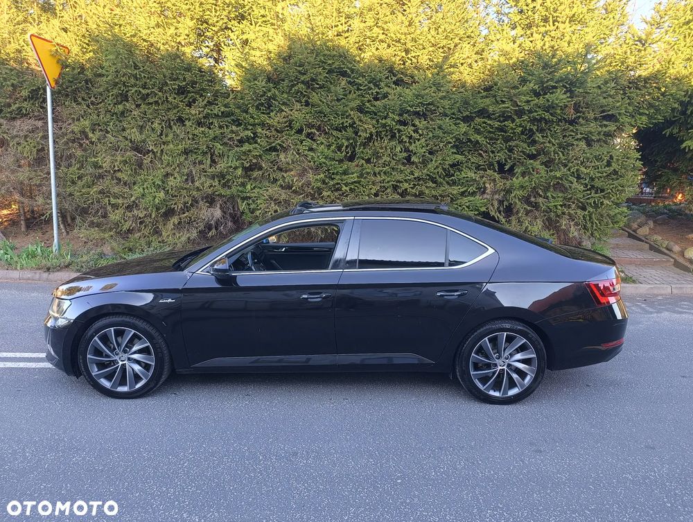 Skoda Superb 2.0 TDI DSG Premium Edition - 21