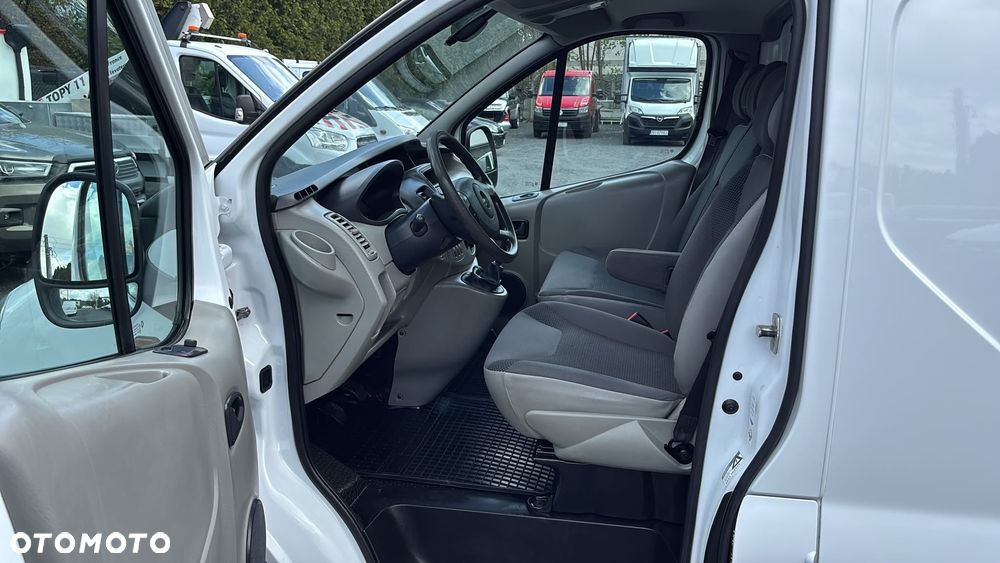 Opel Vivaro - 10