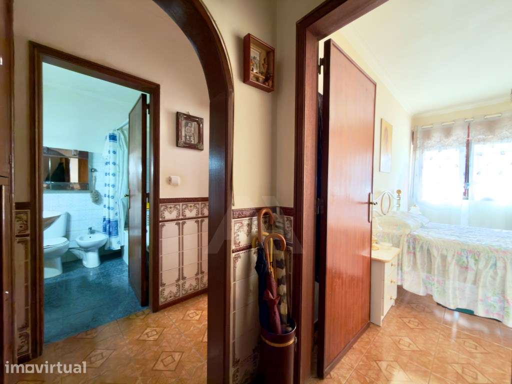 Apartamento T2 em Cascais com luz natural e excelentes acessos para... - Grande imagem: 5/13