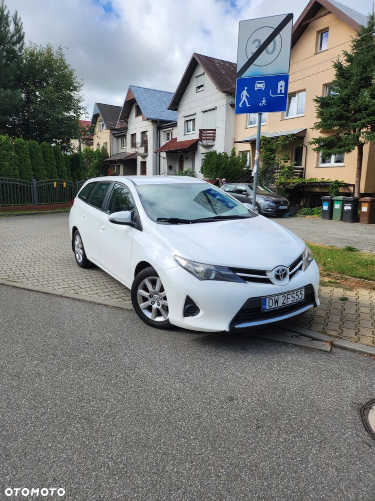 Toyota Auris - 1